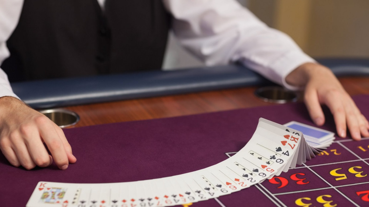 dealer-cards-trick